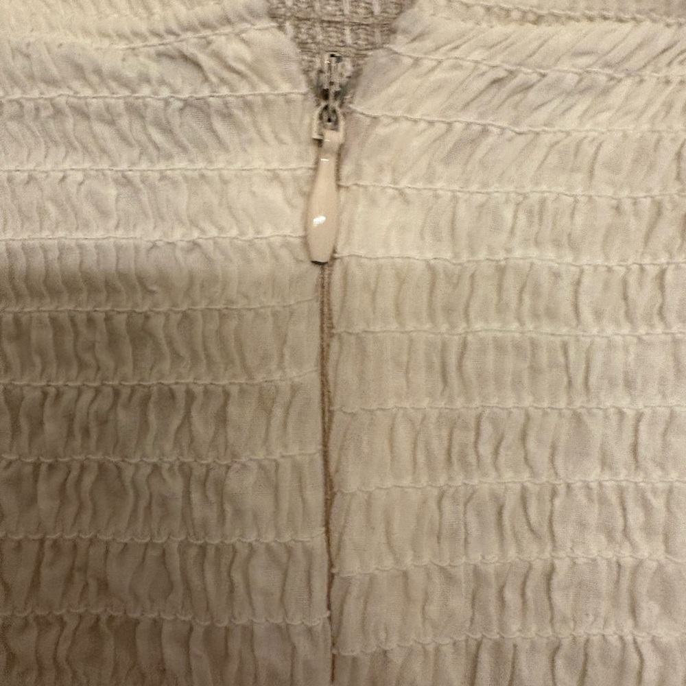 FARM Rio Cream Ruffled Blouse - Picture 3 of 10